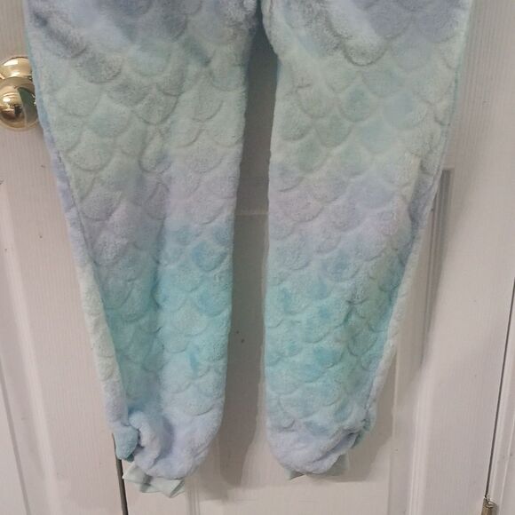 More then Magic Mermaid scale sleepwear hooded onsie Sz L 10/12 - Picture 2 of 8